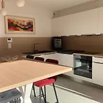 De Prestige Neuf, Vue Montagne Et 2 Balcons St Mamet, Luchon *