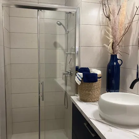 De Prestige Neuf, Vue Montagne Et 2 Balcons St Mamet, Luchon Apartmán *