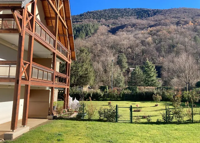 De Prestige Neuf, Vue Montagne Et 2 Balcons St Mamet, Luchon *